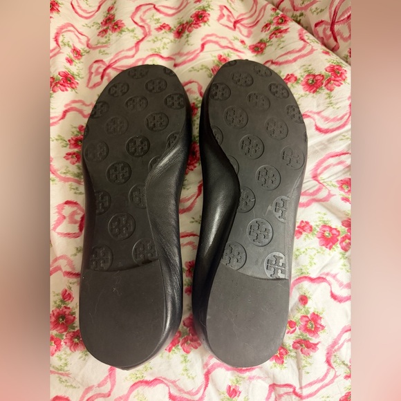 Tory Burch Black Flats Size 7 leather shoes - Picture 3 of 4